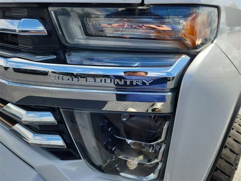 Used 2020 Chevrolet Silverado 2500 High Country w/ Z71 Off-Road Package AWD/4WD image 6