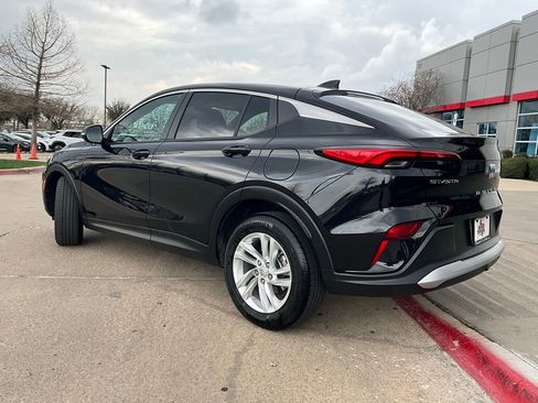 Used 2025 Buick Envista Preferred image 7