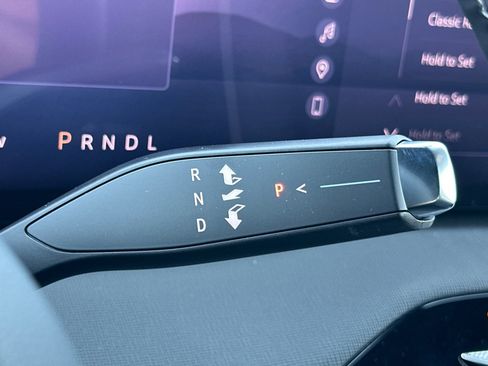 New 2025 Buick Enclave Preferred w/ Power Package image 19