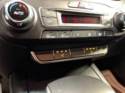 Certified 2020 Kia Sorento S image 30