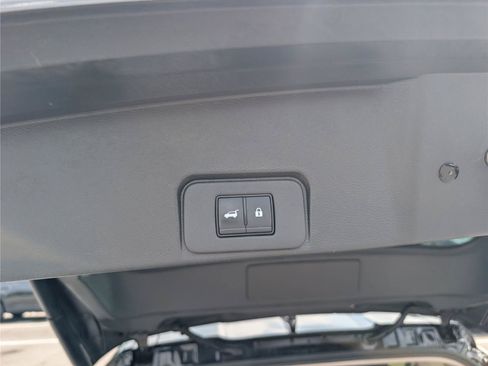 Used 2023 Nissan Rogue SV w/ SV Premium B Package AWD/4WD image 14