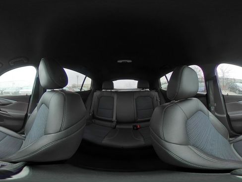 Used 2025 Buick Envista Preferred FWD image 41