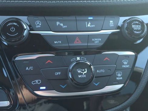 New 2026 Chrysler Pacifica Limited w/ S Appearance Package image 37