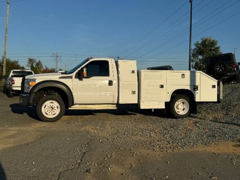 Used 2016 Ford F550 2WD Regular Cab Super Duty image 6