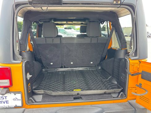 Used 2012 Jeep Wrangler Unlimited Sport AWD/4WD image 16