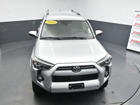 Used 2024 Toyota 4Runner SR5 AWD/4WD image 27