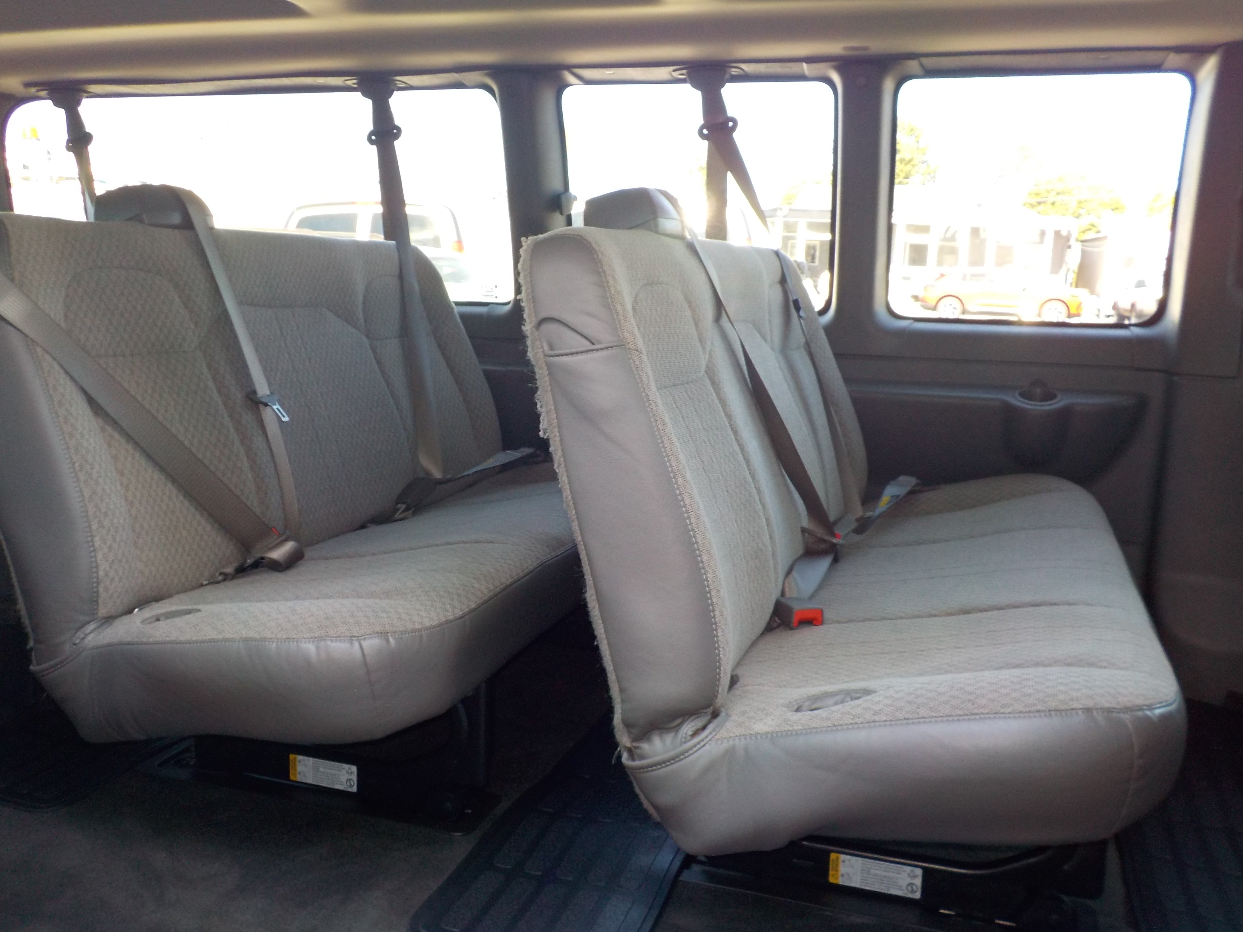 Used 2017 Chevrolet Express 3500 LT w/ LT Preferred Equipment Group RWD image 24