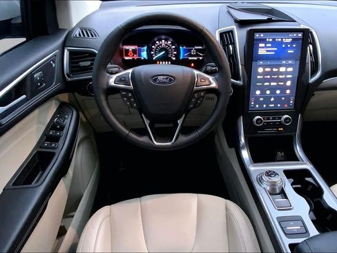 Used 2022 Ford Edge Titanium AWD/4WD image 6