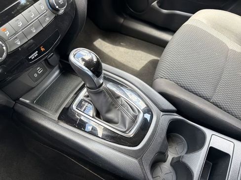 Used 2022 Nissan Rogue Sport S FWD image 18
