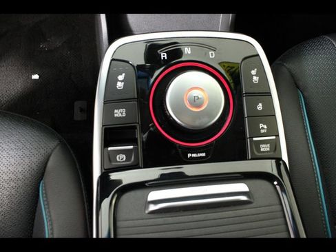 Used 2020 Kia Niro EX Premium w/ Cold Weather Package FWD image 28