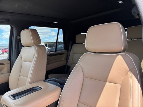 Used 2023 Chevrolet Tahoe Premier image 12