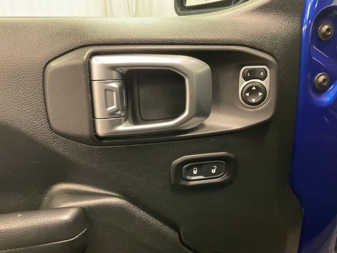 Used 2019 Jeep Wrangler Unlimited Rubicon AWD/4WD image 17