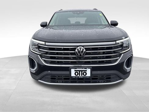 Used 2025 Volkswagen Atlas SE image 2