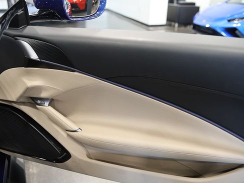 Used 2021 Ferrari Roma RWD image 34