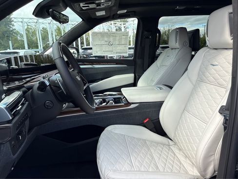 New 2026 Cadillac Escalade ESV Platinum Sport w/ LPO, ONYX Package image 9