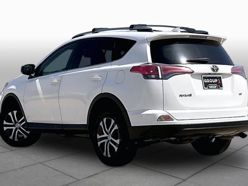 Used 2017 Toyota RAV4 LE FWD image 11