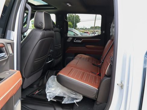 New 2026 GMC Sierra 1500 Denali Ultimate w/ LPO, Black Badging Package AWD/4WD image 11
