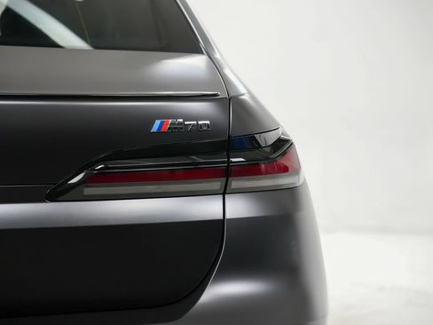 Used 2024 BMW i7 M70 w/ Executive Package AWD/4WD image 12