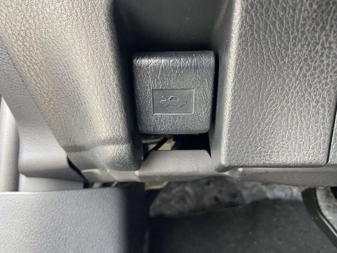 Used 2025 Toyota Camry XLE w/ Premium Plus Package FWD image 33