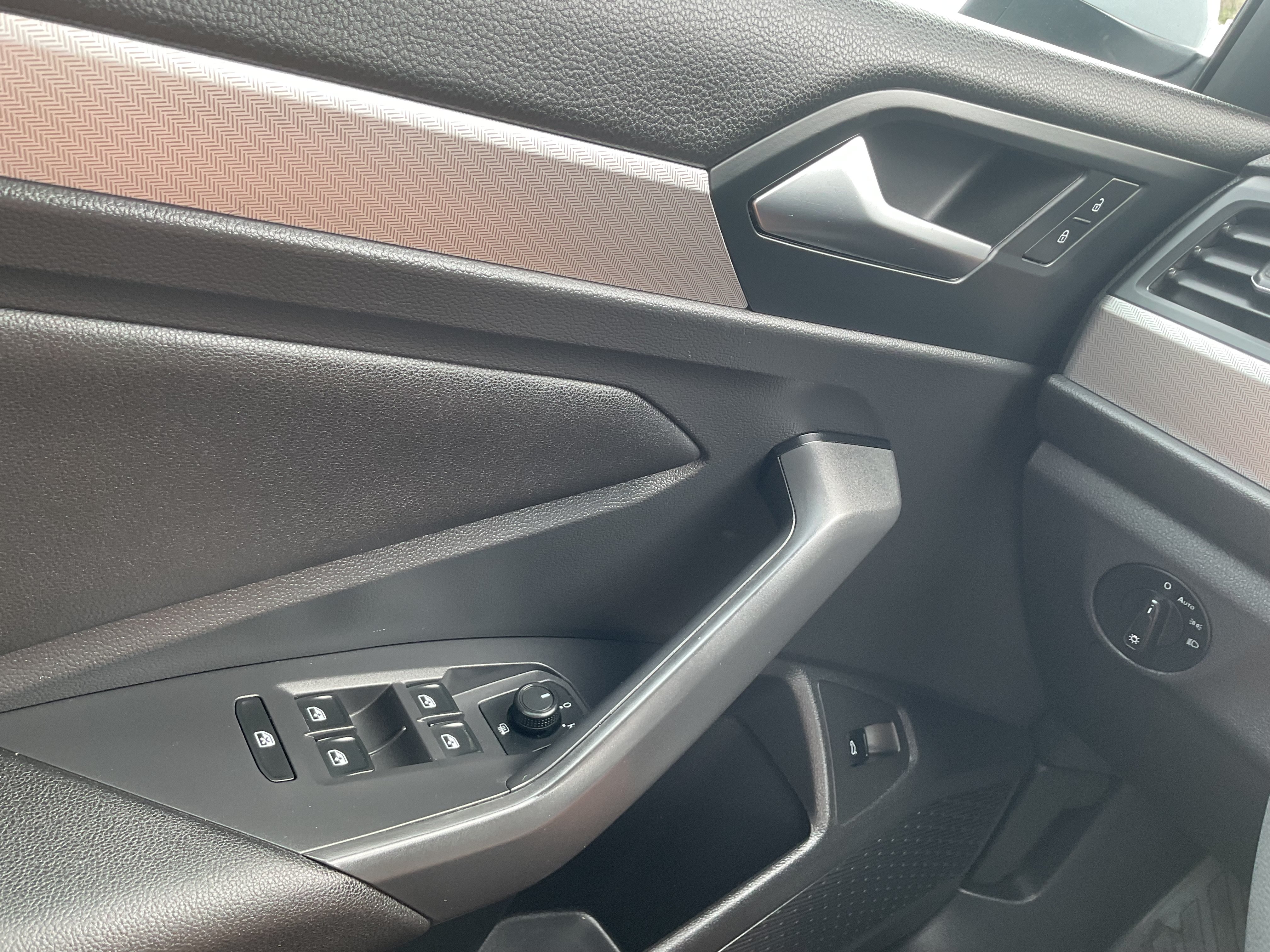Used 2019 Volkswagen Jetta S w/ Driver Assistance Package FWD image 20