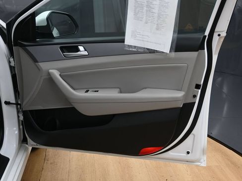Used 2018 Hyundai Sonata SE FWD image 27