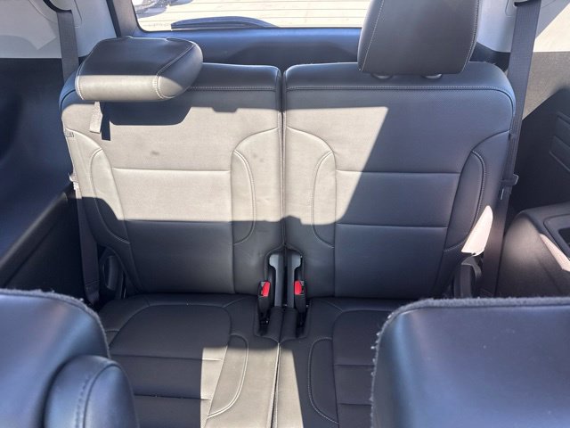Used 2021 GMC Acadia SLT w/ Elevation Edition FWD image 17