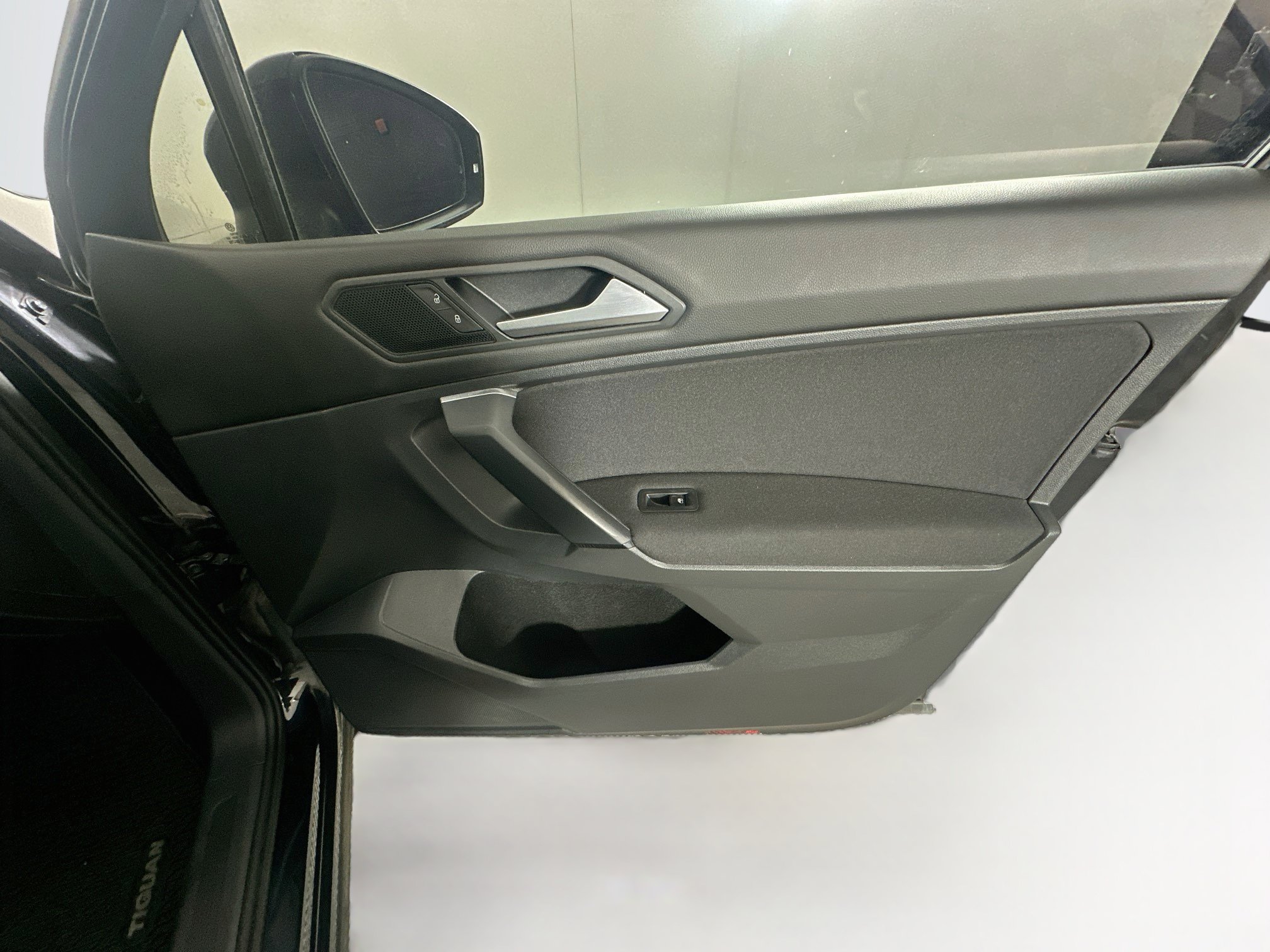 Used 2019 Volkswagen Tiguan S w/ Driver Assistance Package FWD image 31