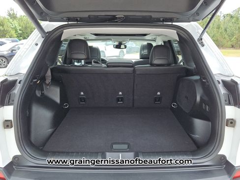 Used 2022 Jeep Cherokee Latitude Lux w/ Sun & Sound Group FWD image 6