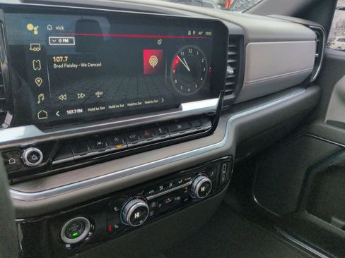 Used 2022 GMC Sierra 1500 SLT image 27