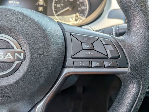 Used 2025 Nissan Versa SV FWD image 21