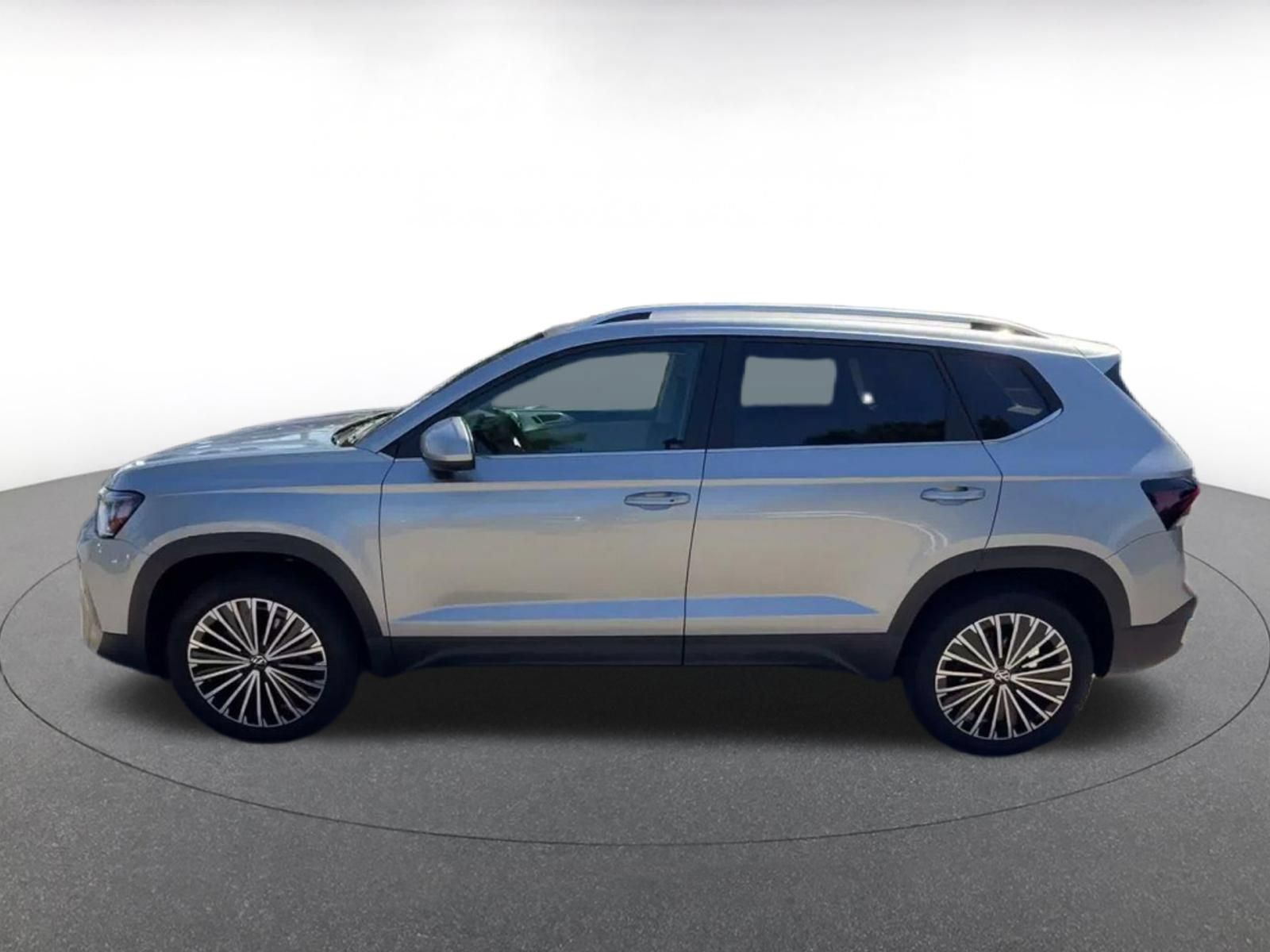 Used 2026 Volkswagen Taos SE FWD image 8