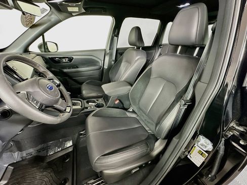Used 2025 Subaru Forester Touring AWD/4WD image 29