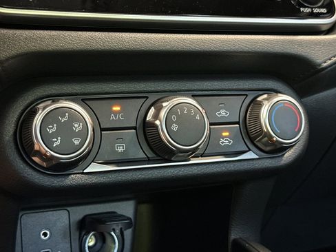 Used 2025 Nissan Versa S w/ S Plus Package image 20