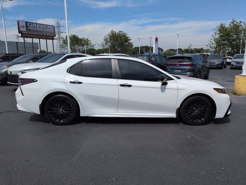 Used 2021 Toyota Camry SE w/ Convenience Package AWD/4WD image 6