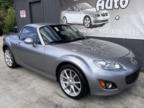 Used 2010 MAZDA MX-5 Miata Grand Touring w/ Premium Pkg image 14