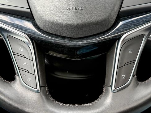 Certified 2023 Cadillac XT5 Premium Luxury AWD/4WD image 28