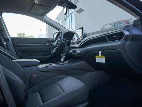 New 2025 Nissan Altima 2.5 SV image 9