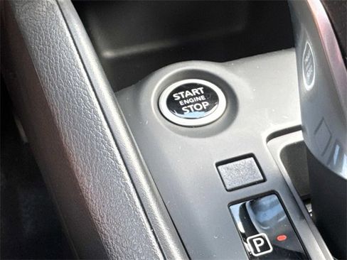 New 2025 Nissan Kicks Play S image 32