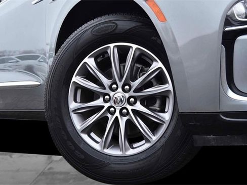 Used 2024 Buick Enclave Premium image 3