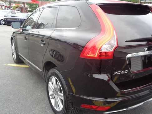 Used 2016 Volvo XC60 T6 w/ Proximity Package AWD/4WD image 21