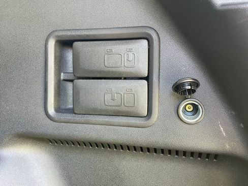 Certified 2024 Chevrolet Equinox LT AWD/4WD image 18