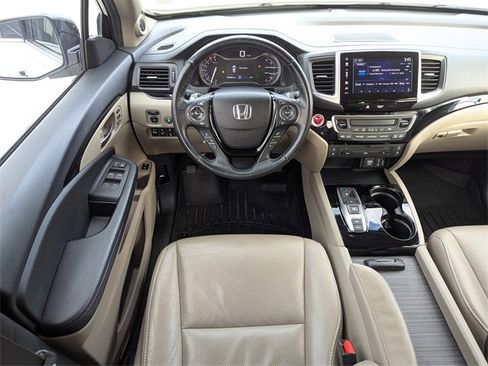 Used 2017 Honda Pilot Elite image 13