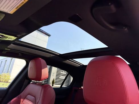 Used 2023 Alfa Romeo Stelvio Veloce AWD/4WD image 24