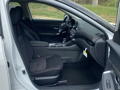 New 2025 Nissan Sentra SR w/ Midnight Edition image 27