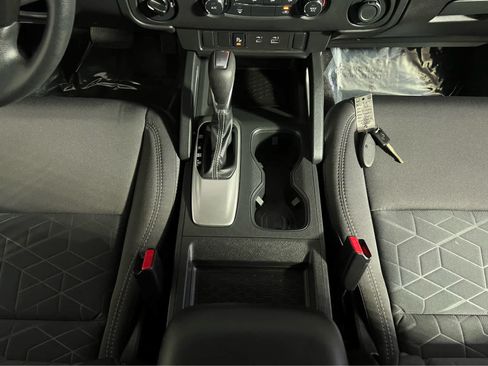 Certified 2025 Nissan Frontier SV AWD/4WD image 13