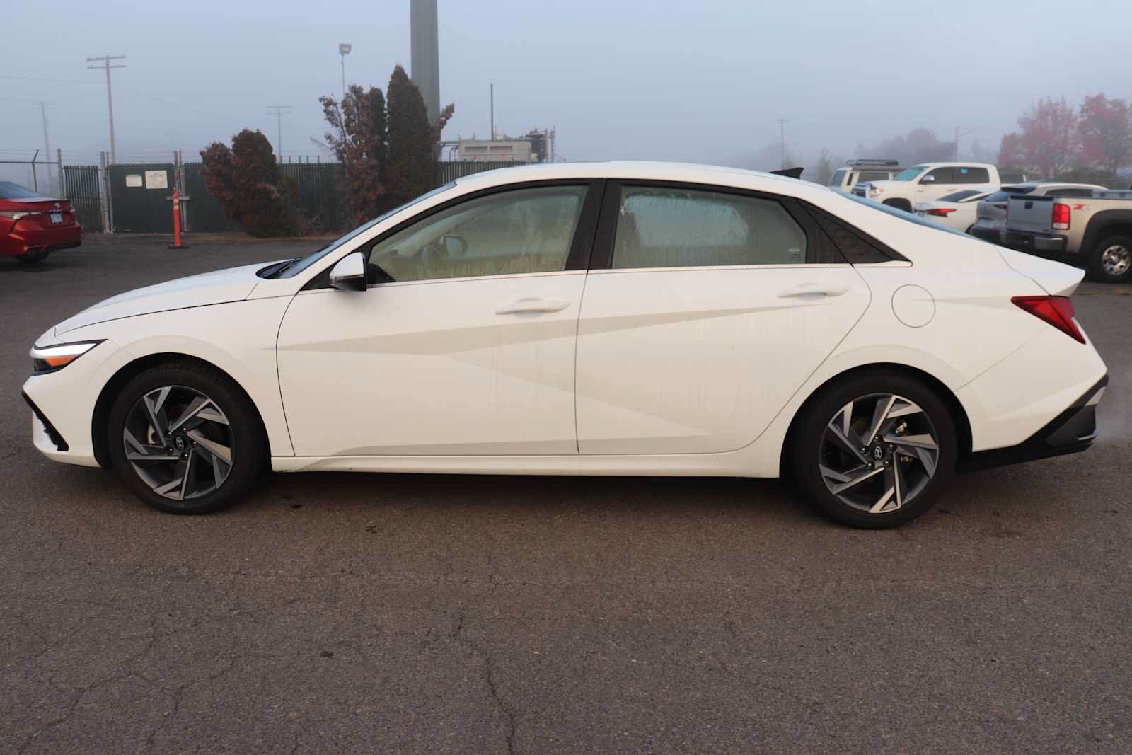 Used 2025 Hyundai Elantra Limited FWD image 8