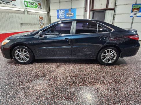 Used 2015 Toyota Camry SE FWD image 4