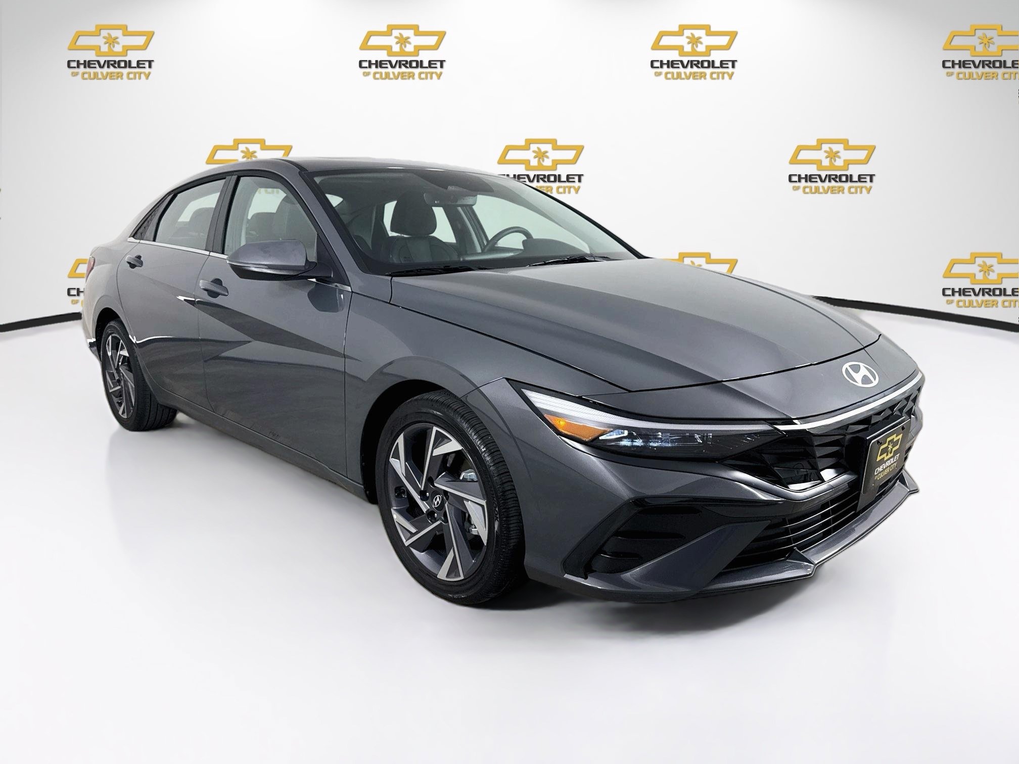 Used 2025 Hyundai Elantra Limited FWD image 1