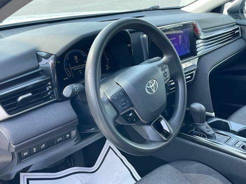 Used 2025 Toyota Camry LE FWD image 9