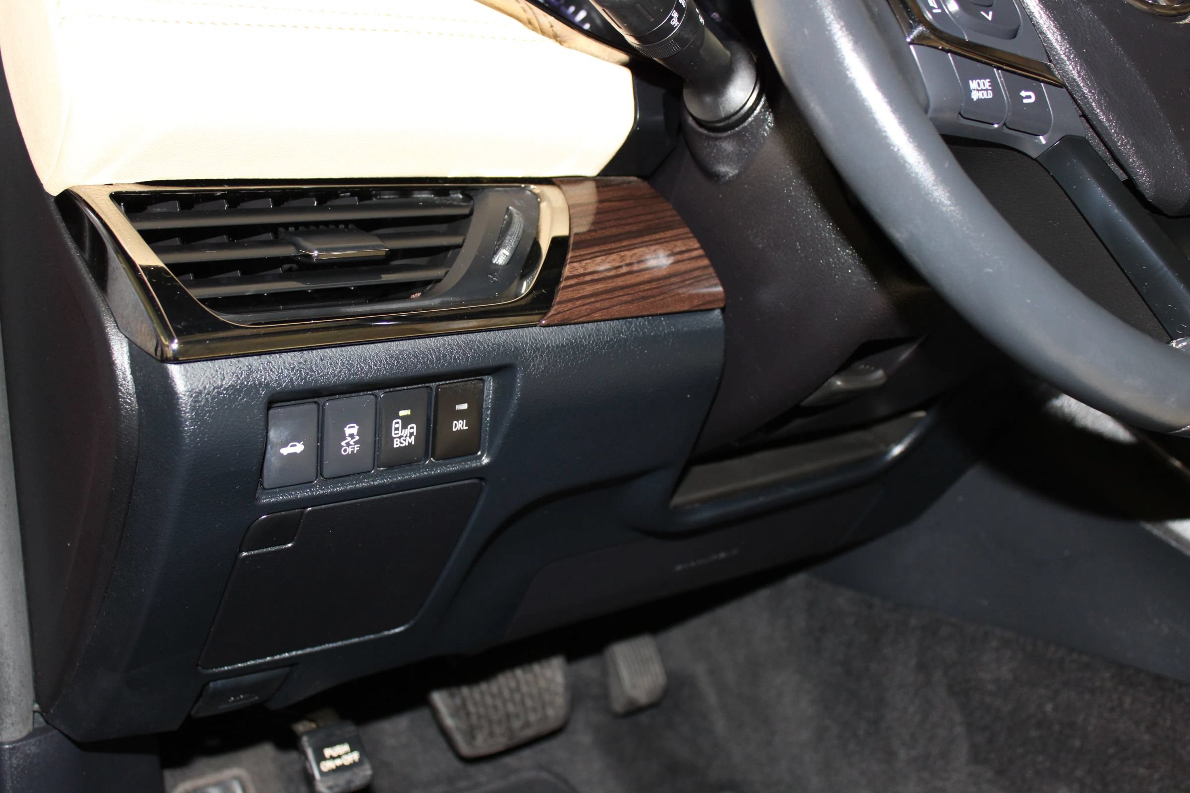 Used 2014 Toyota Avalon XLE Touring FWD image 22